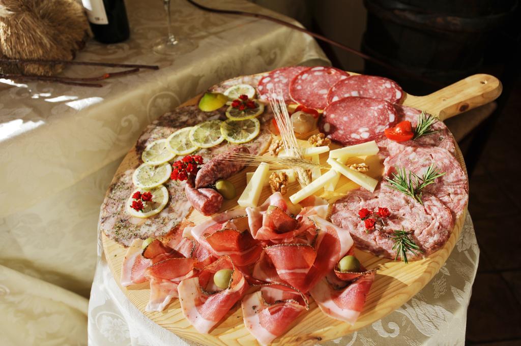Il Castelluccio Country Resort Restaurant & Spa Барберино ди Мугело Екстериор снимка